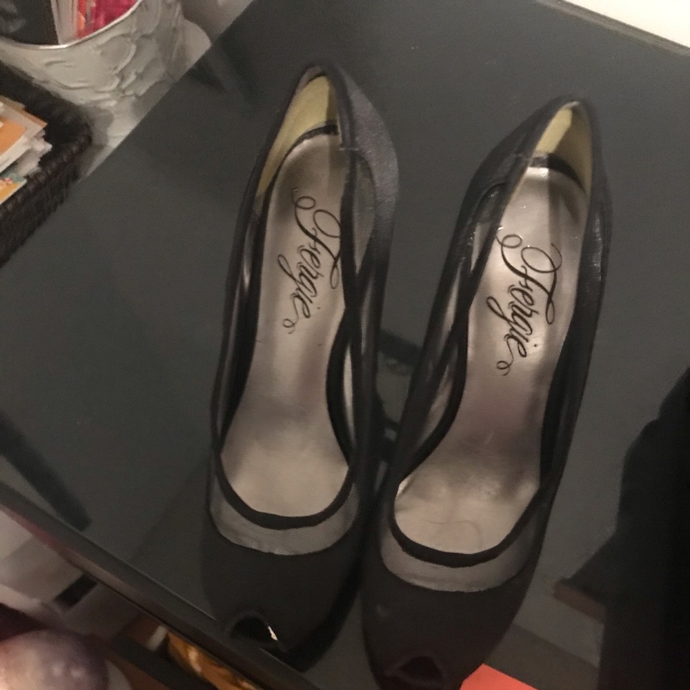 Fergie Peep toed black pumps size 7 1/2